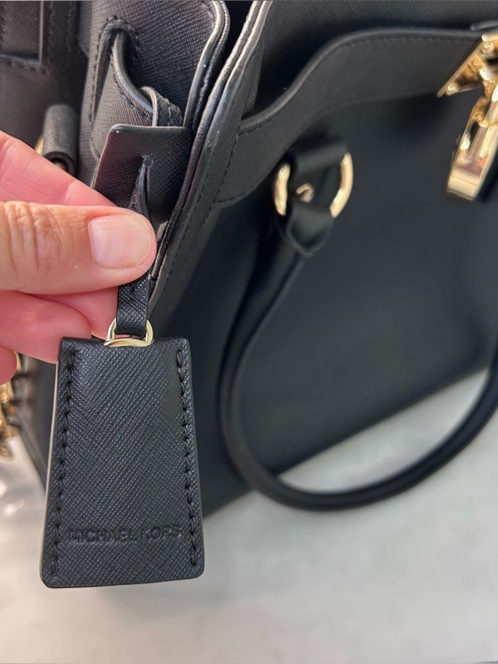 Michael Kors Hamilton Traveler Black Leather Top Zip MD Messenger tags attached - Picture 10 of 14